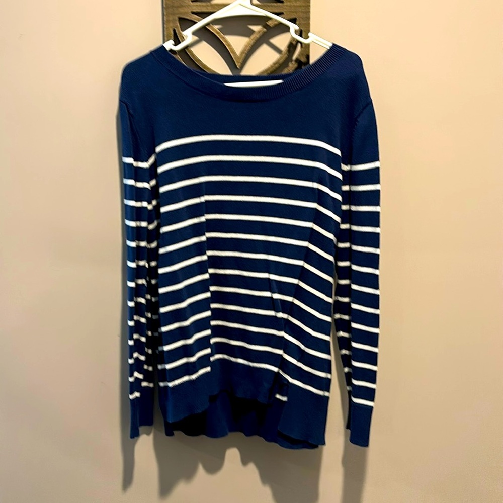Xl Liz Claiborne Navy and White Sweater